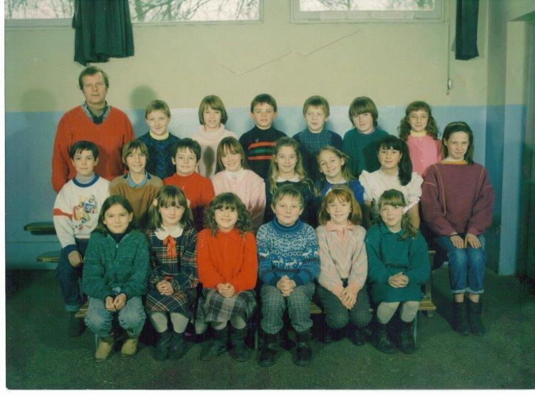 Photo de classe CE2 de 1981, COMMUNALE - Copains d'avant